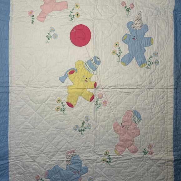 Vintage 1960’s Baby Crib Quilt with Embroidery and Appliqués - Picture 1 of 9